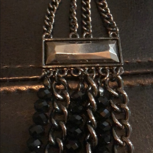 🛼Vintage Metal & Black Beaded Strand Necklace - Picture 6 of 7